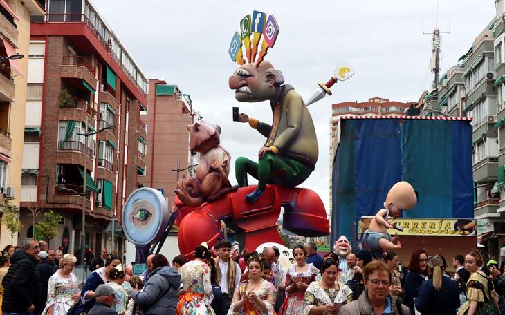La Falla Els Tolls logra el premio a mejor monumento y a la crítica